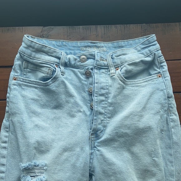 Mom Jeans 💕 - Picture 3 of 5